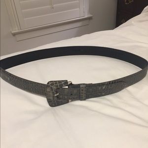 Gray croc imprinted belt.